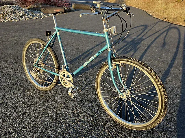 1980’s Bullmoose bars, Sumo rims Suntour, Vintage Mountain Bike