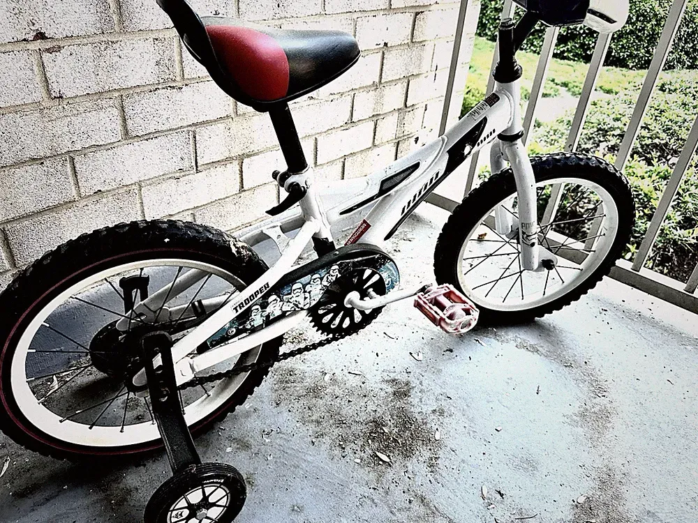 HUFFY Trooper Kids Bike Bicycle White Black Red 16in Training Wheels