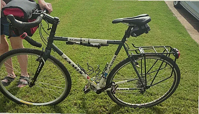 Jamis aurora commuting/touring bike w/ Reynolds 631 tubing