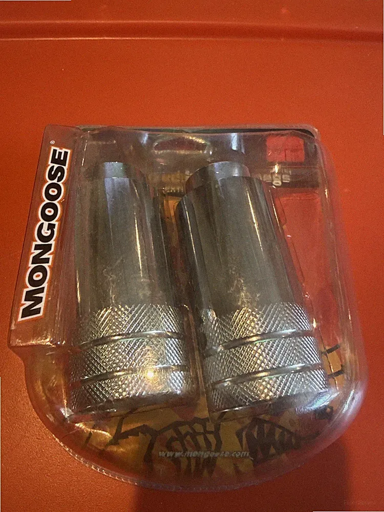 MONGOOSE Bicycle Pegs Threaded Oversized 3/8" Axle 26T 2" diameter New