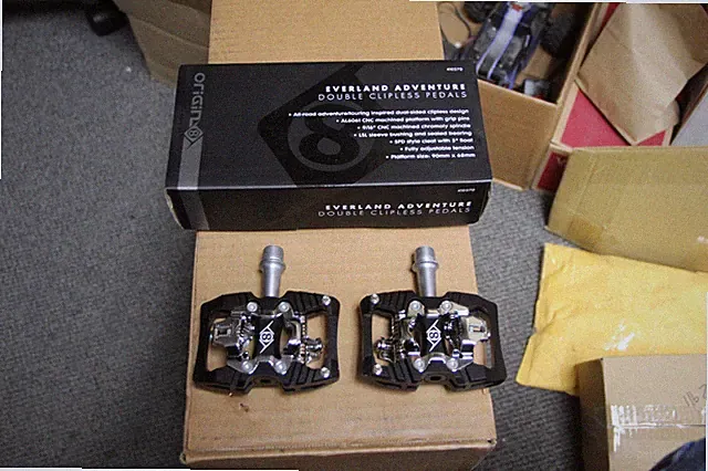 Origin8 Everland Adventure Double Clipless SPD 9/16" Chromoly Axle Black/Silver