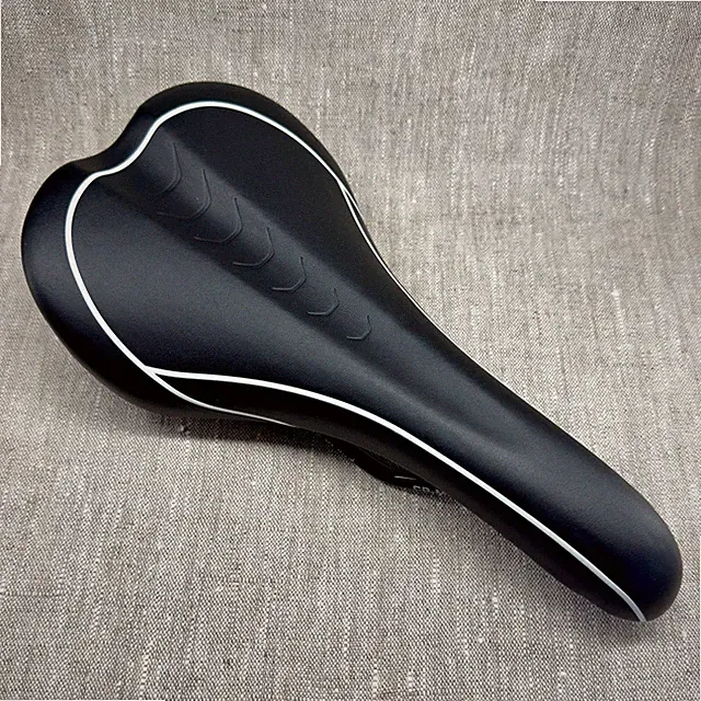 Performance Bike Saddle Black White Pinstripe 280x140mm CR-MO 7x7mm Rails Unused