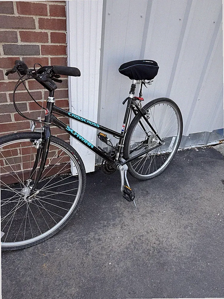 Schwinn CrissCross Hybrid Bike Vintage 90s Black Teal 700c Shimano Exage Trail