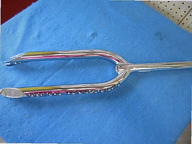 SE Bikes BMX Bicycle 26" Landing Gear 1-1/8" Threadless Fork Tube CP - New