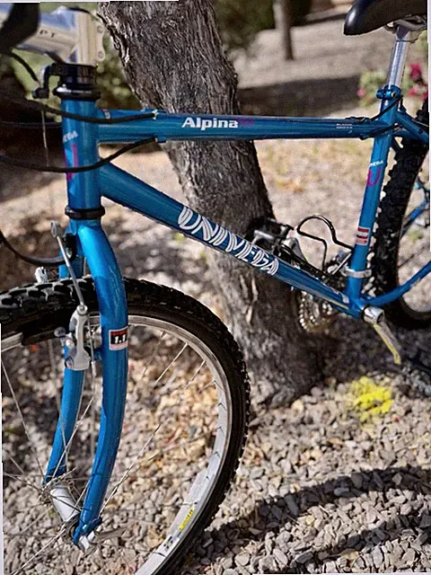Vintage Blue Univega Alpina Mountain Bike - Excellent Condition -Ready to Ride!