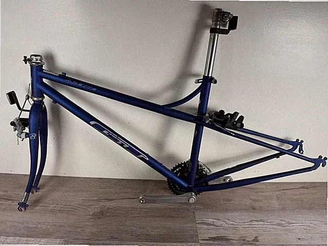 Vintage GT Arette 700c Hybrid Bike 17" Frameset with Extras