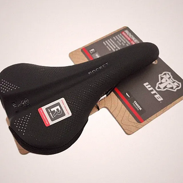 WTB Rocket Medium Bicycle Saddle Unisex Seat Chromoly Rails 142mm x 265mm Black